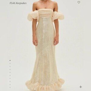 $529 NWT For Love & Lemons Kessie Cream Off-Shoulder Maxi Dress Sz Medium